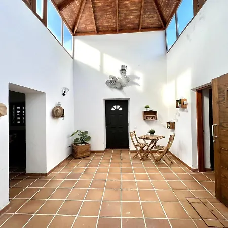 Vakantiehuis Casa Grande Con Freewifi, Terraza, Barbacoa Y Vista A Montana *
