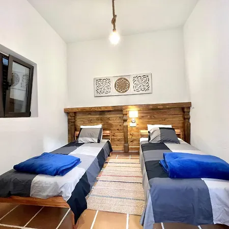 Vakantiehuis Casa Grande Con Freewifi, Terraza, Barbacoa Y Vista A Montana