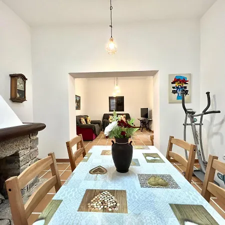 Casa Grande Con Freewifi, Terraza, Barbacoa Y Vista A Montana * Haría