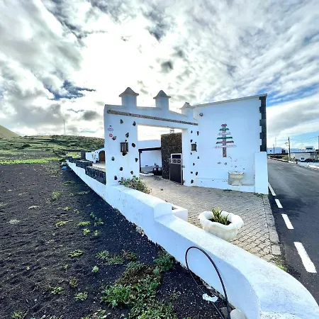 Casa Grande Con Freewifi, Terraza, Barbacoa Y Vista A Montana * Haría